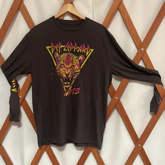 Def Leopard Vintage 1983 design, neon colors Long sleeve shirt men sz L unisex - Picture 2 of 6
